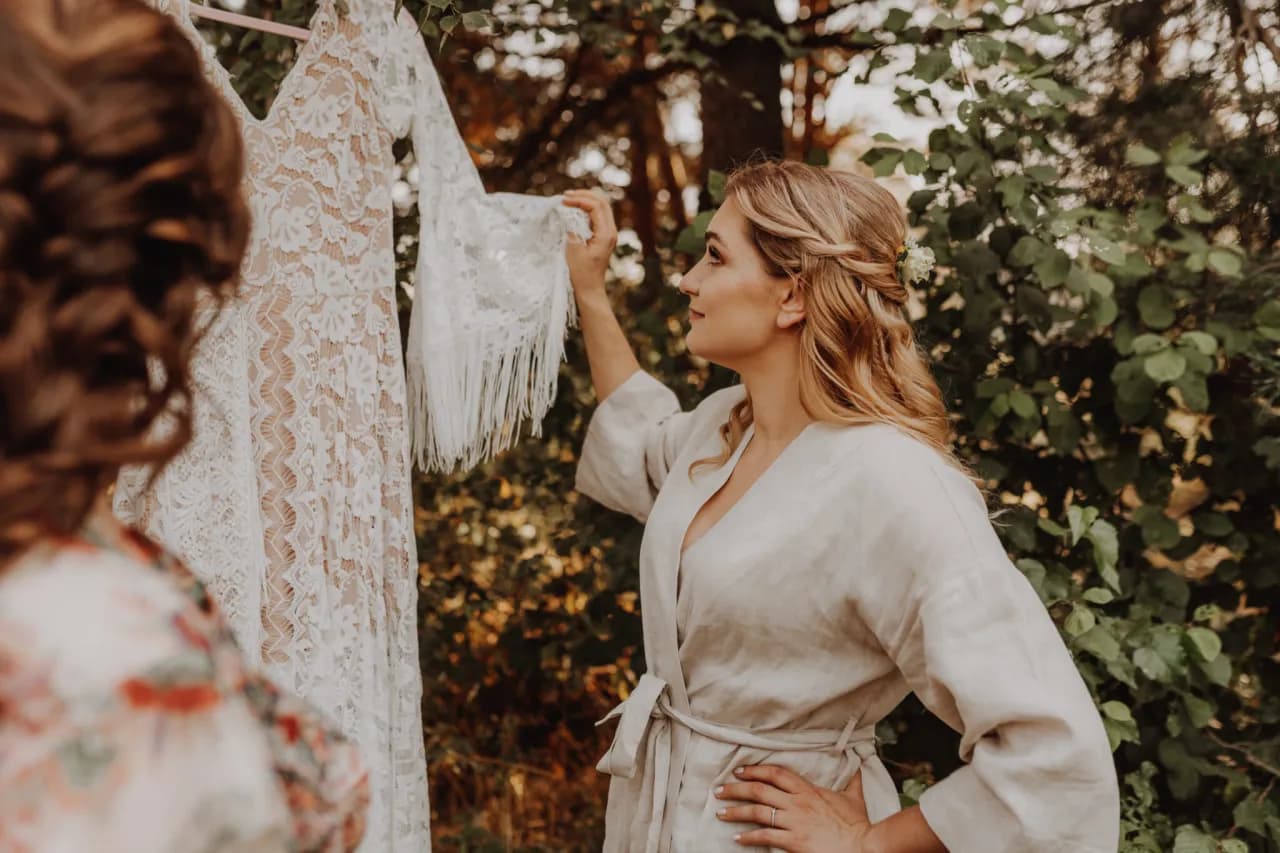 Jak ubrać się na wesele w stylu boho i uniknąć modowych wpadek – porady i inspiracje Jak ubrać się na wesele w stylu boho i uniknąć modowych wpadek – porady i inspiracje